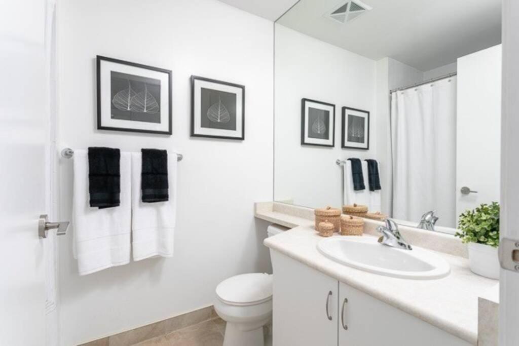 Luxury Suite With Private Patio In Downtown Toronto Exterior foto